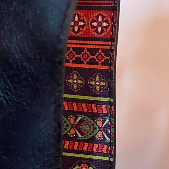 Black Phone Crossbody With Guitar Reversible Strap - Picture 5 of 5